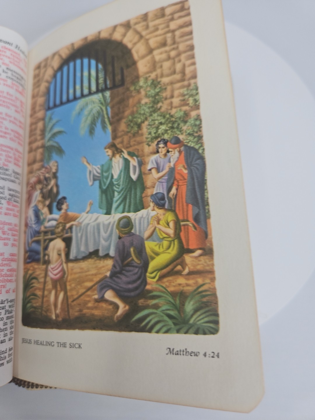 1950 World Publishing Bible White Cover, Zipper, Name Imprinted On Cover Cross