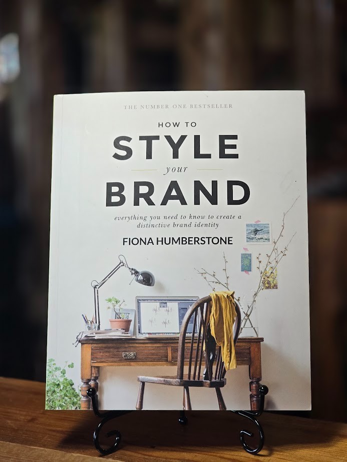« How to Style Your Brand » by Fiona Humberstone #1 Best Seller Book