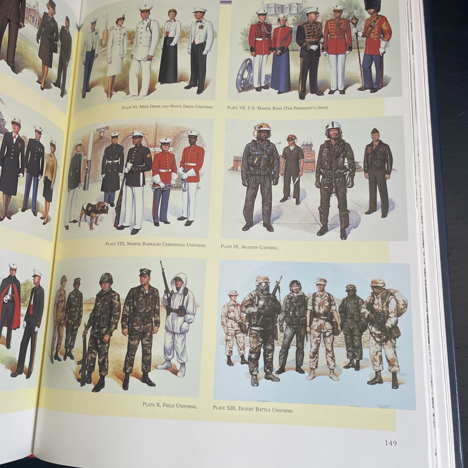 THE MARINES By Marine Corps Heritage Foundation Howard Simmons J. Robert Moskin