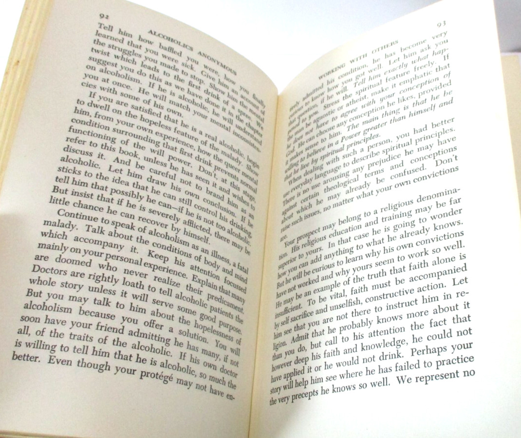 Alcoholics Anonymous 3rd edition, United Kingdom, 1980, 4th printing, circus dj?