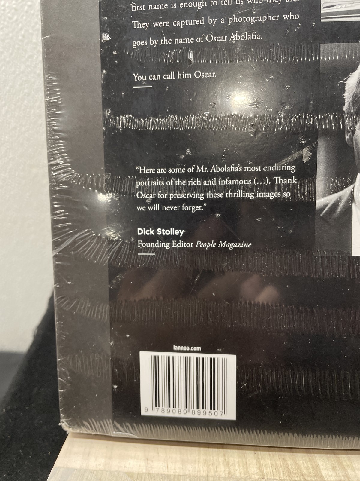 Icons by Oscar: XL Edition by Oscar Abolafia 2023 Hardcover Lannoo Publishers