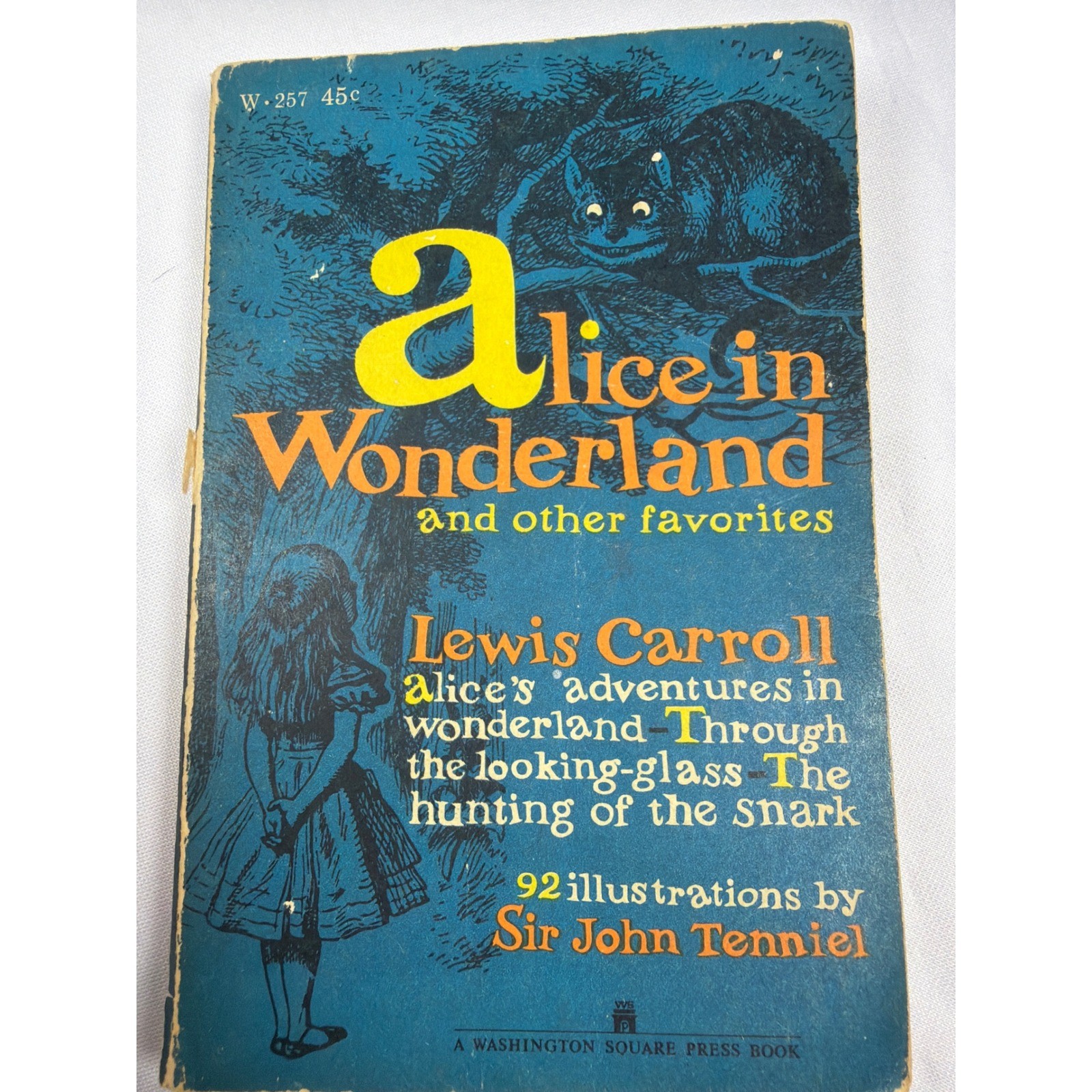 Washington Square Press Alice in Wonderland Lewis Carroll Book Vintage 1962 Blue