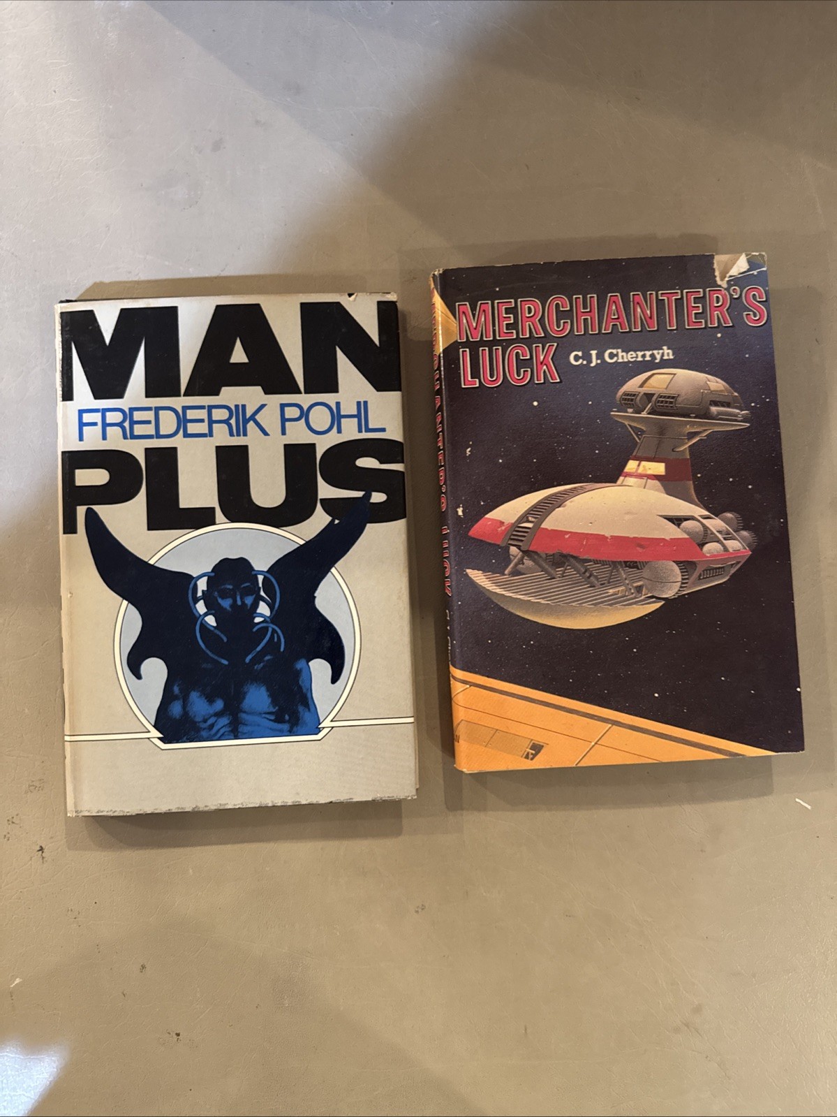 Mixed Lot of 26 Sci-Fi Novels HCDJ