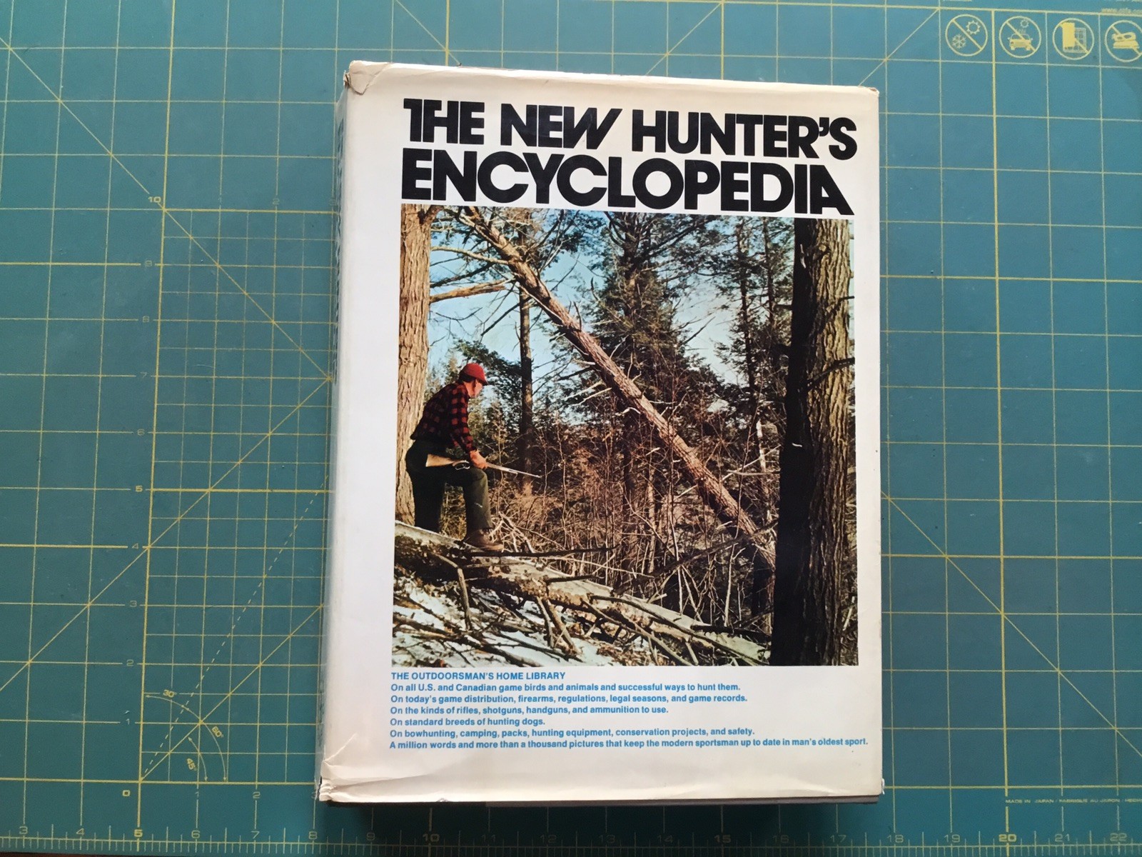 1972 THE NEW HUNTER&rsquo;S ENCYCLOPEDIA, 1054Page Book, Many Pictures, 3rd printing