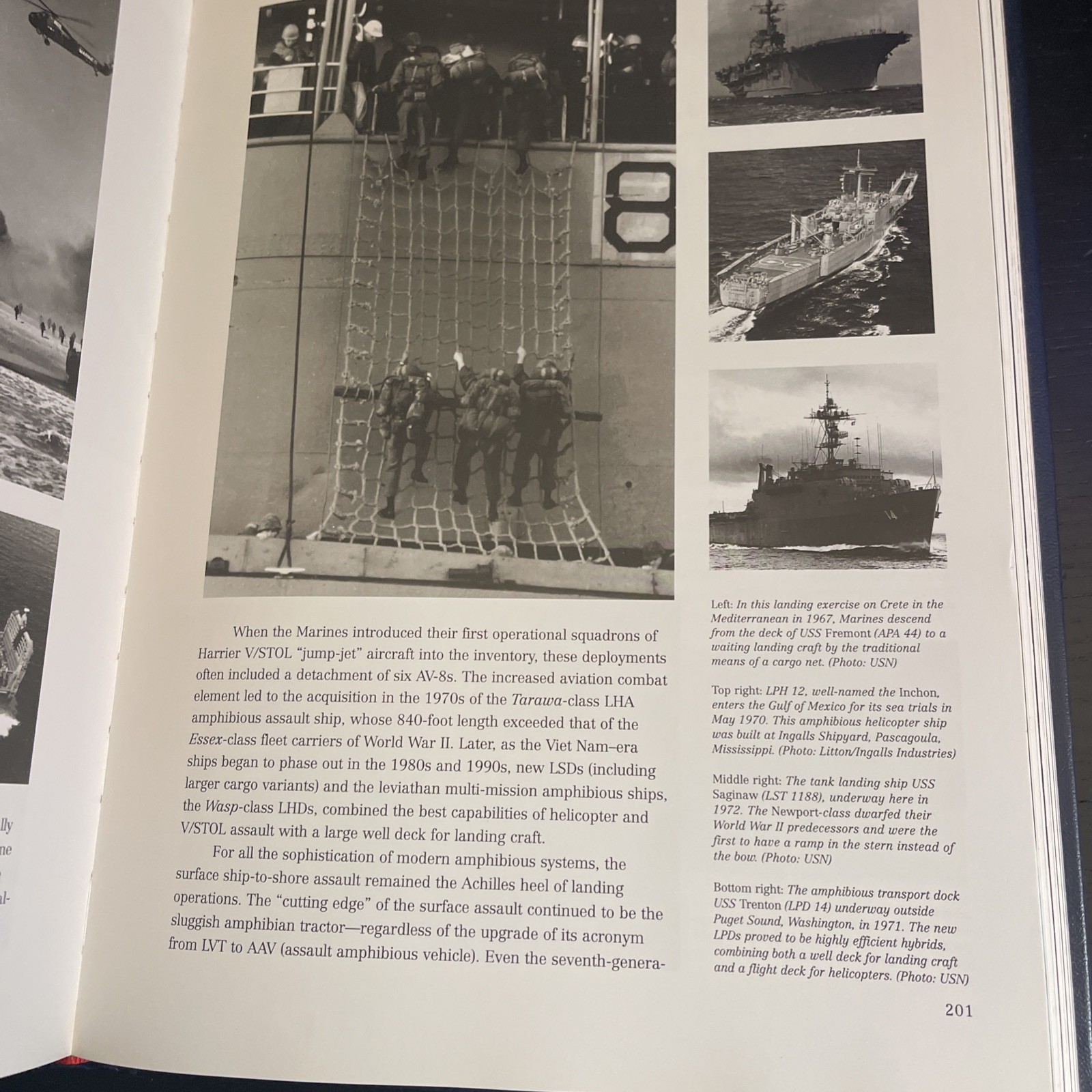 THE MARINES By Marine Corps Heritage Foundation Howard Simmons J. Robert Moskin