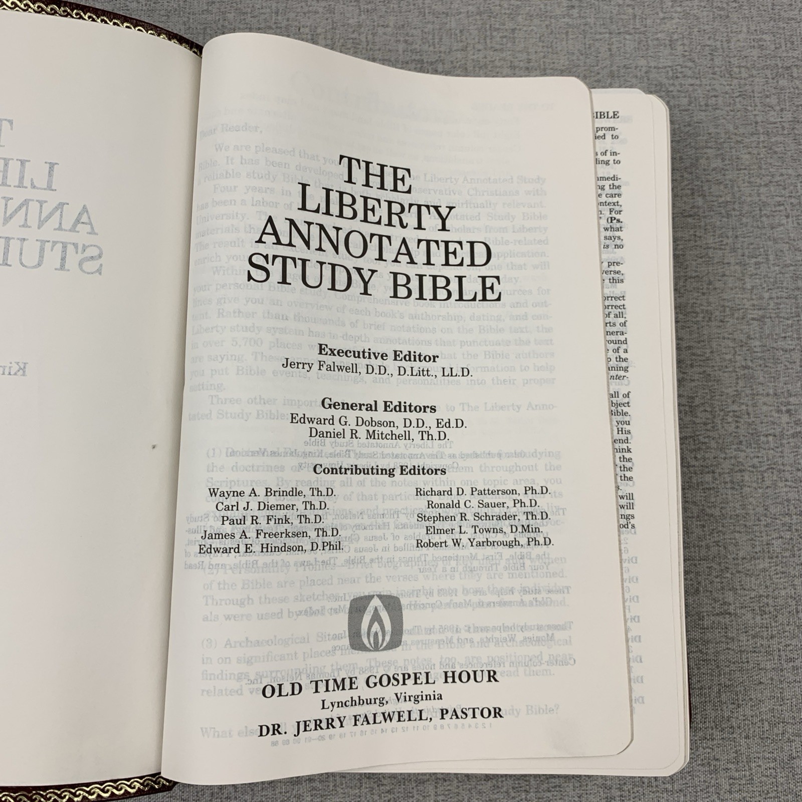 Liberty Annotated Study Bible KJV 1988- Jerry Falwell Leather Old Time Gospel