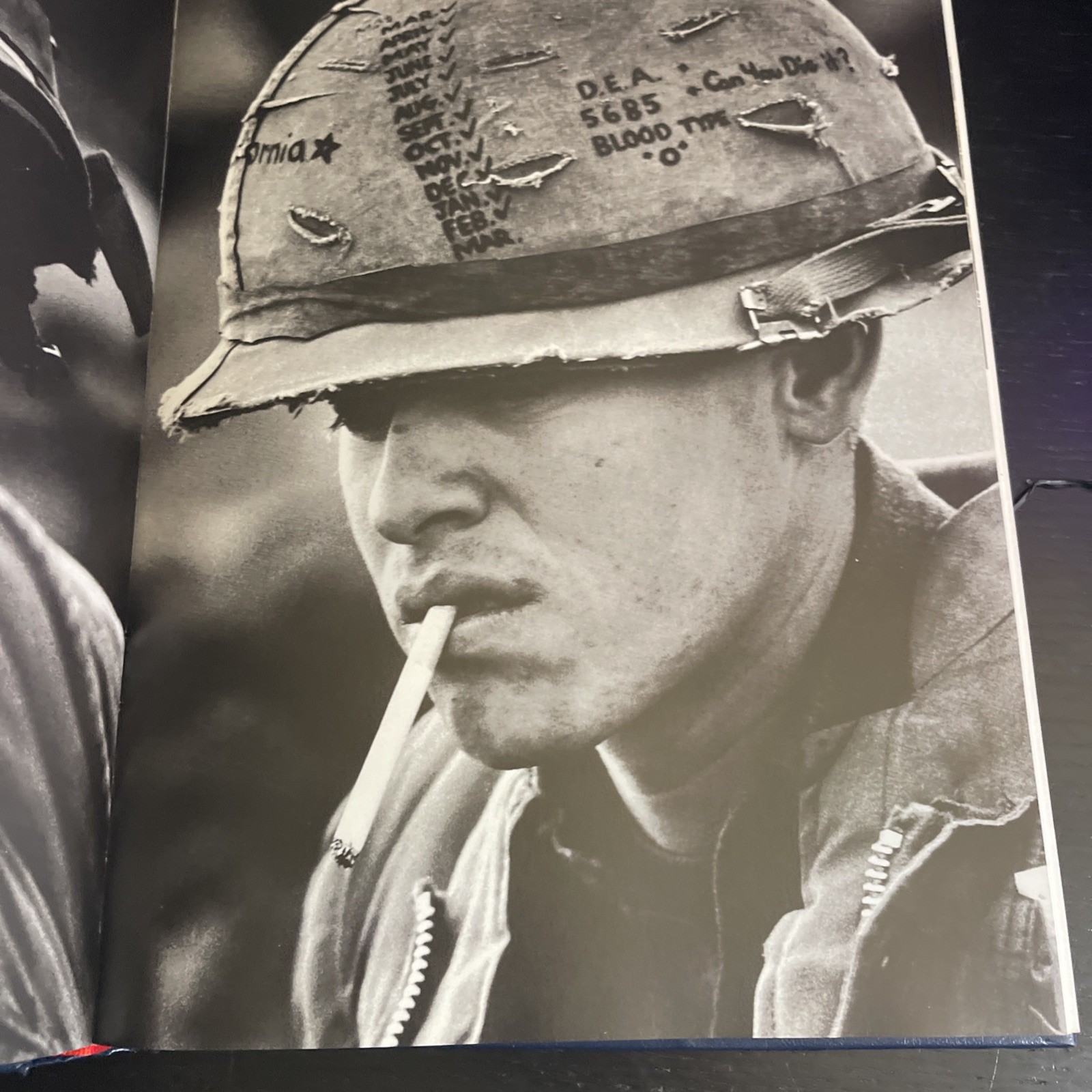 THE MARINES By Marine Corps Heritage Foundation Howard Simmons J. Robert Moskin