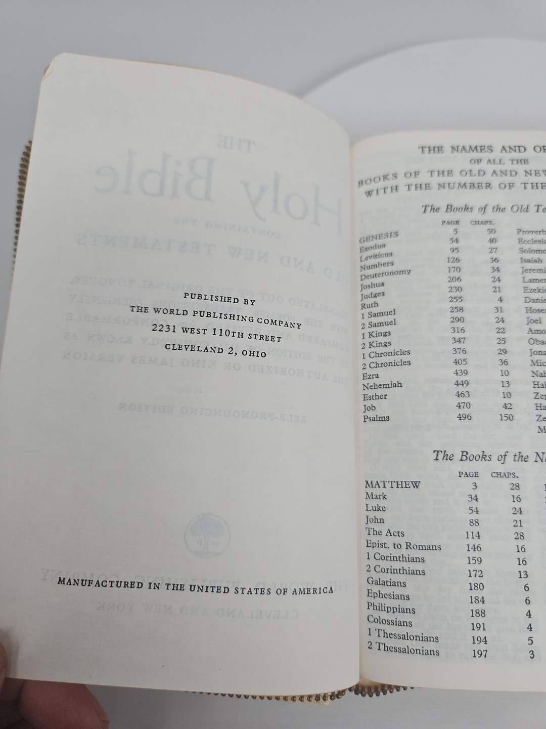 1950 World Publishing Bible White Cover, Zipper, Name Imprinted On Cover Cross